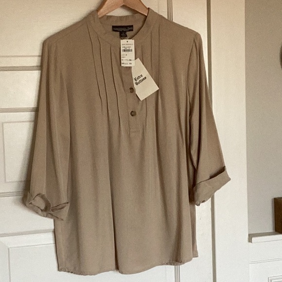 COPY - NWT Monteray Bay Appleseed’s tan loose fitting tunic top 3/4 sleeves siz… - Picture 2 of 13